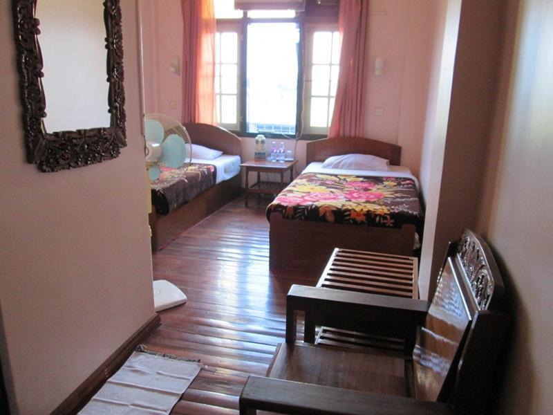 Gold Star Hotel Nyaung Shwe Εξωτερικό φωτογραφία