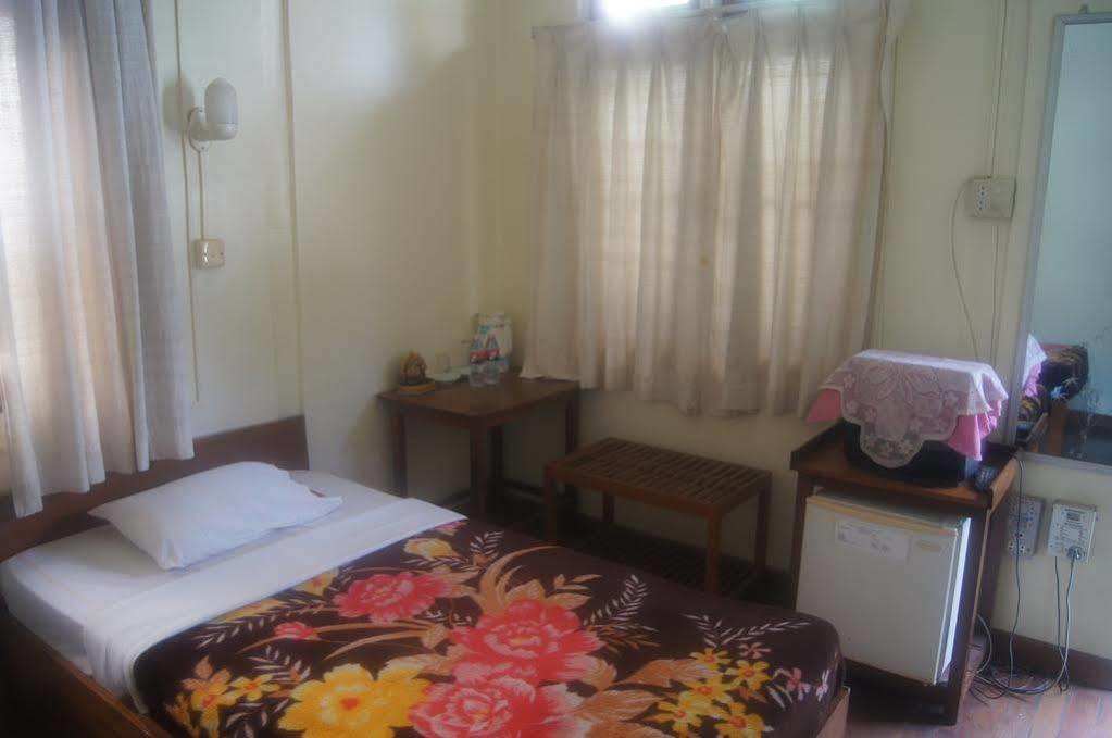 Gold Star Hotel Nyaung Shwe Εξωτερικό φωτογραφία