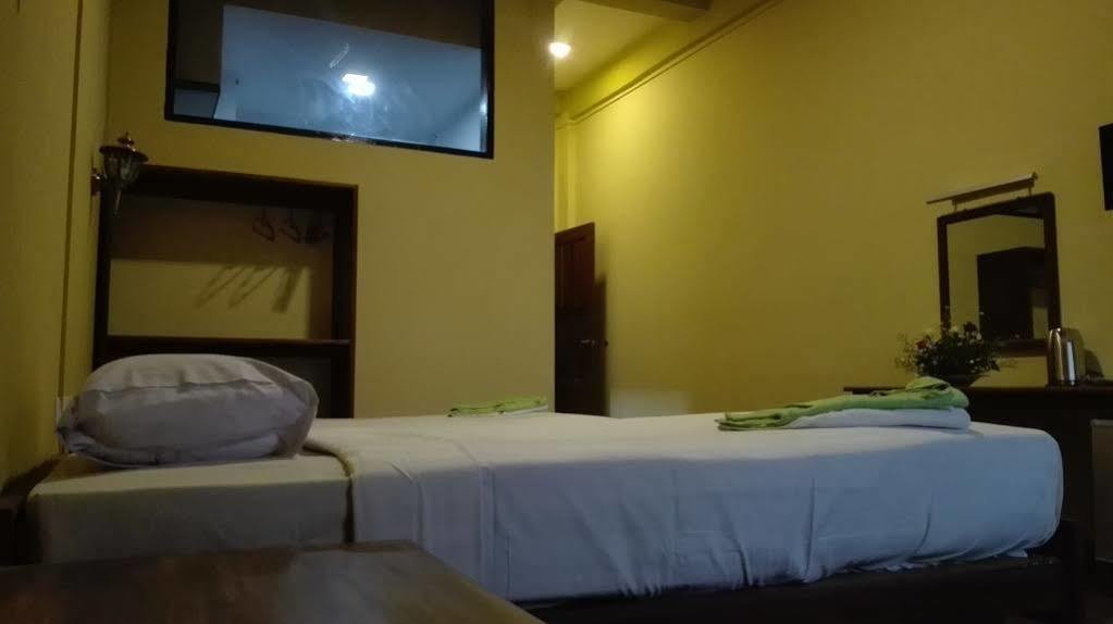 Gold Star Hotel Nyaung Shwe Εξωτερικό φωτογραφία