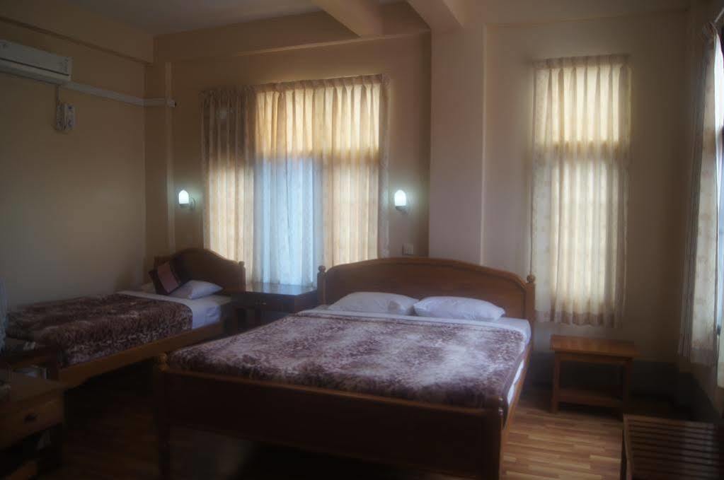 Gold Star Hotel Nyaung Shwe Εξωτερικό φωτογραφία