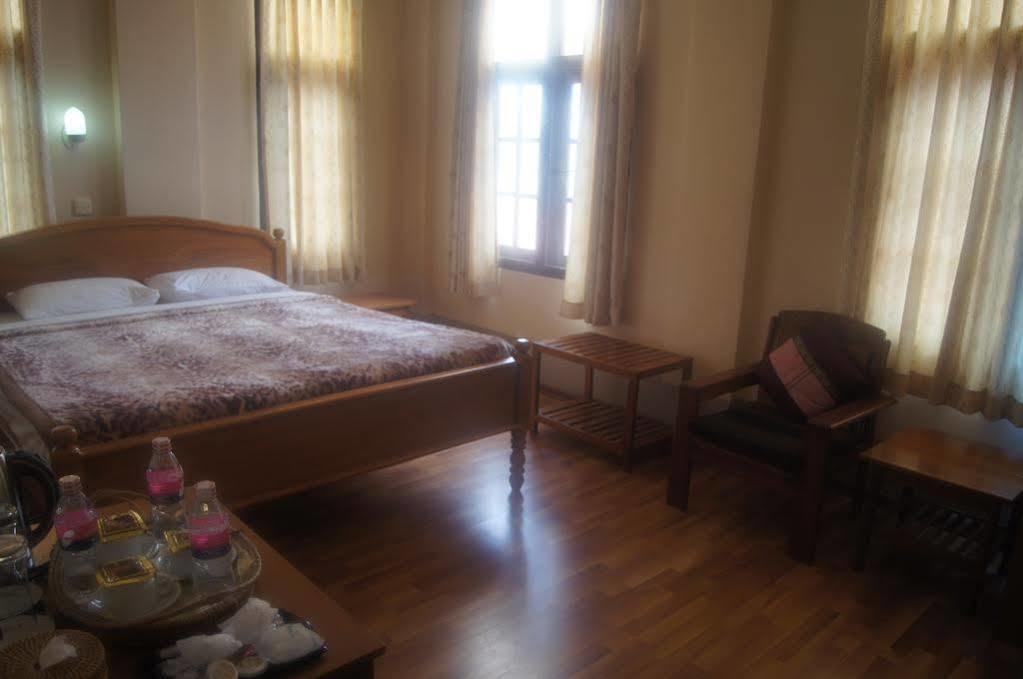 Gold Star Hotel Nyaung Shwe Εξωτερικό φωτογραφία