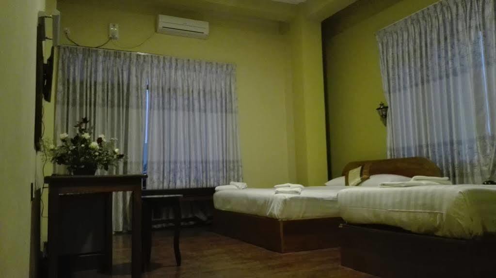 Gold Star Hotel Nyaung Shwe Εξωτερικό φωτογραφία