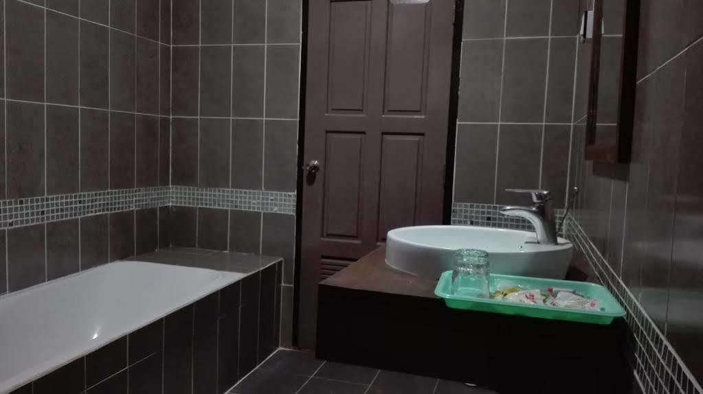 Gold Star Hotel Nyaung Shwe Εξωτερικό φωτογραφία